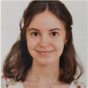 Estudiante universitaria ofrece clases de refuerzo en verano para alumnos de primaria, ESO y bachillerato